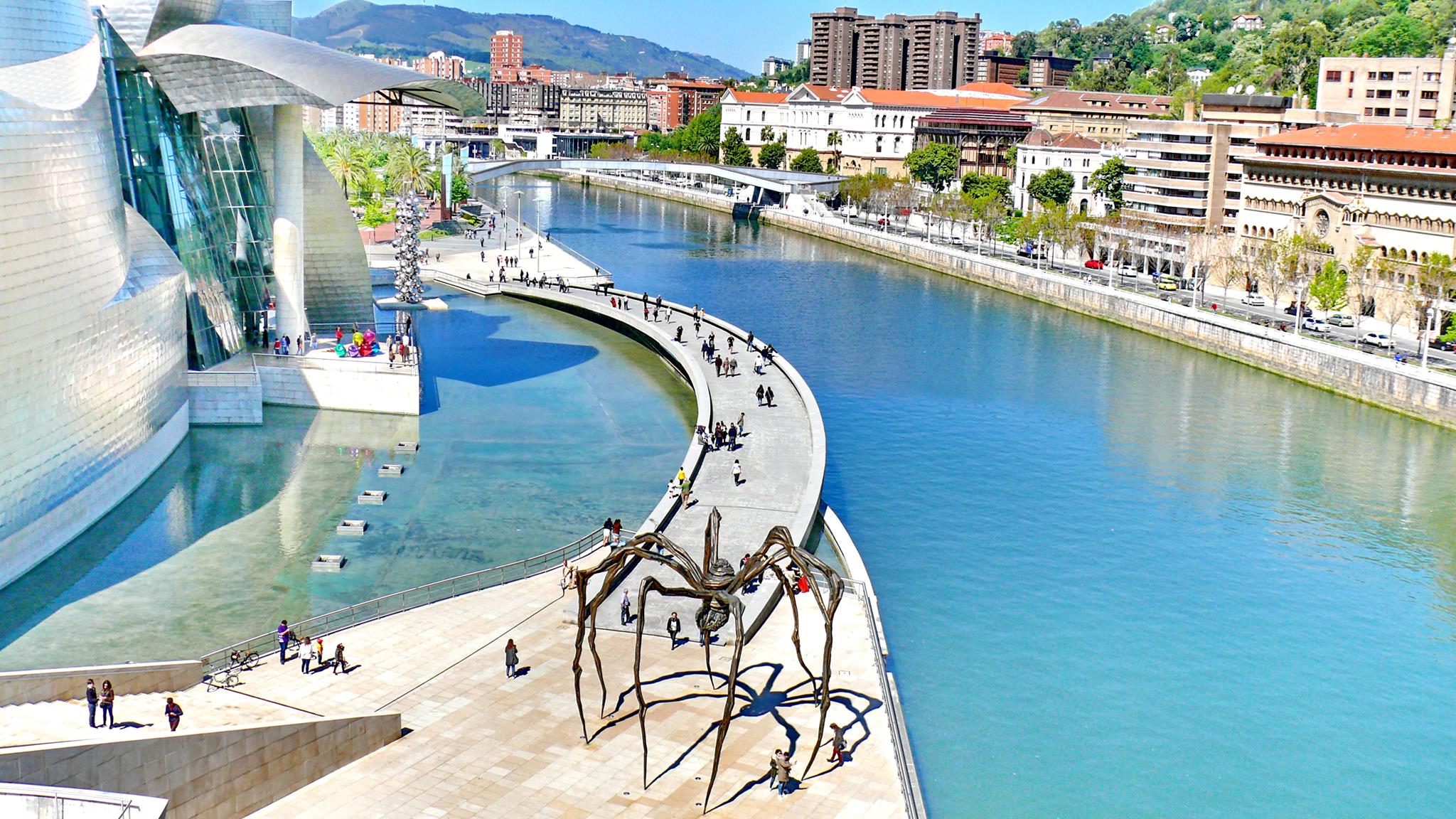 ciudades del norte de España, Bilbao, museo Guggenheim Fotografía por Carlos Merino