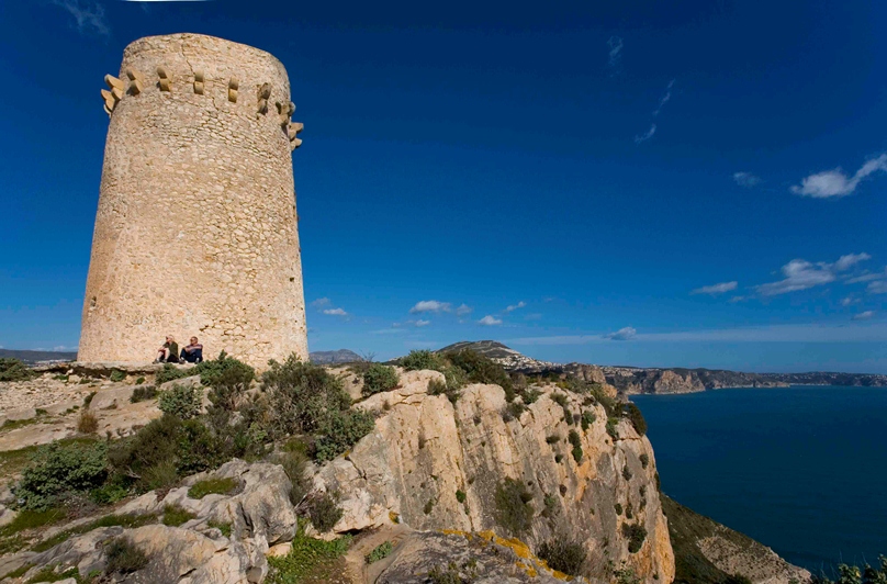 A vista de Dron conocemos la Torre Vigia Cap d'Or, Moraira en Alicante