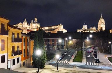 Salamanca de noche enamora