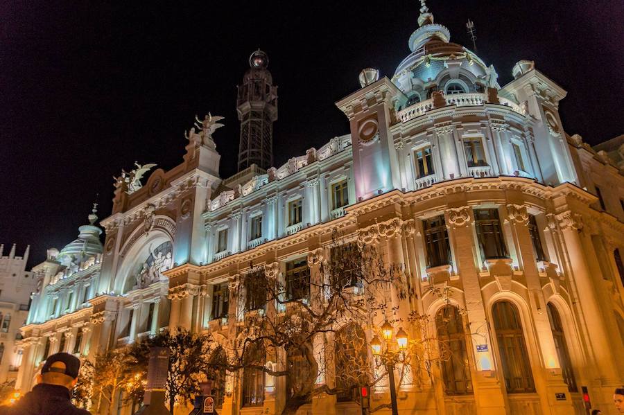 Edificio Correos situado en la plaza del ayuntamiento de Valencia