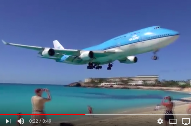 Un avión mata a una mujer en la playa del Caribe que se encuentra junto al aeropuerto