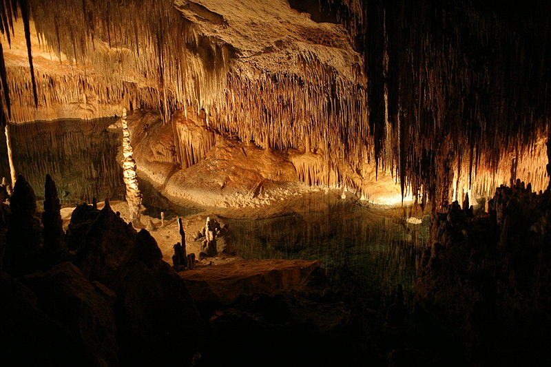 Las 8 Cuevas más bonitas de España