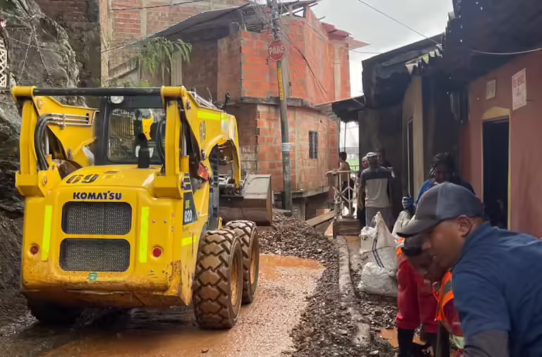 Las lluvias dificultan el avance de las obras de mitigación de riesgo en Siloé