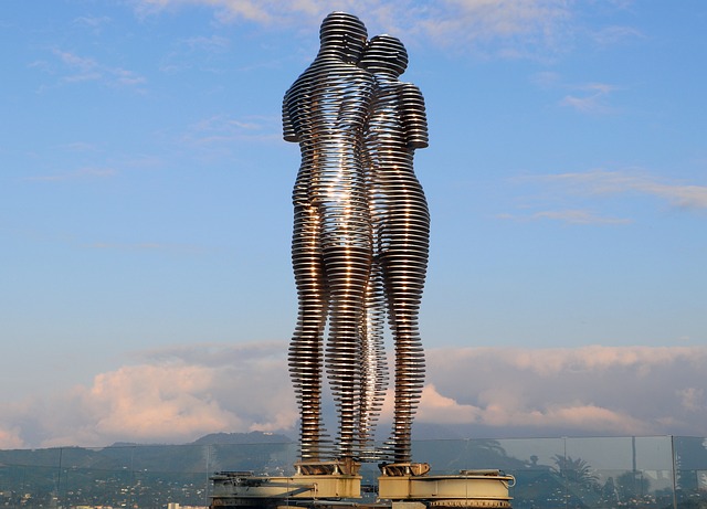 Descubre Batumi, la joya de Georgia junto al Mar Negro: playas, casinos, naturaleza, gastronomía y vuelos económicos desde Barcelona este verano.